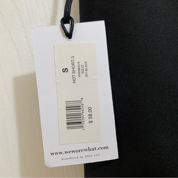 WeWoreWhat Black Hot Shorts Size Small NWT - Picture 6 of 8